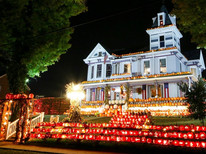 18 Best U.S. Small Towns to Visit for Halloween – Holidays