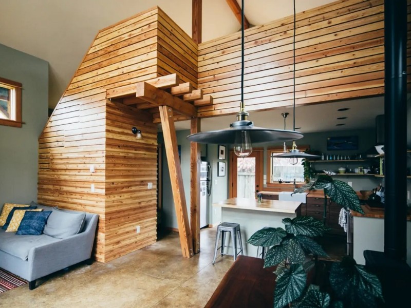 Handbuilt Alberta Arts Cottage, Airbnb in Portland, OR