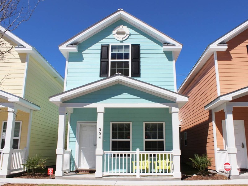 Front of Beautiful Comfortable Cottage 