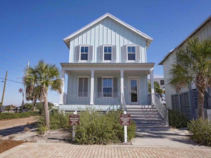 Front of Cottages at Romar 3 Bedroom