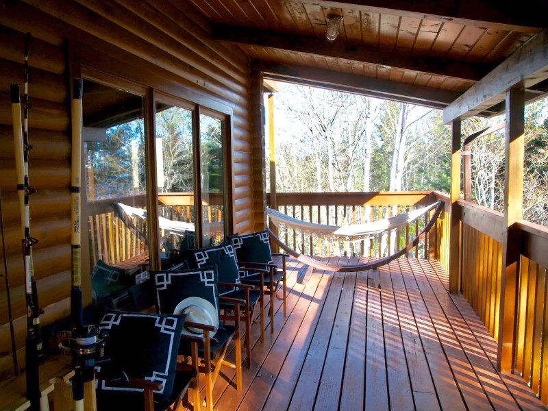 Explorer's Cottage: Waterfront on the Sea