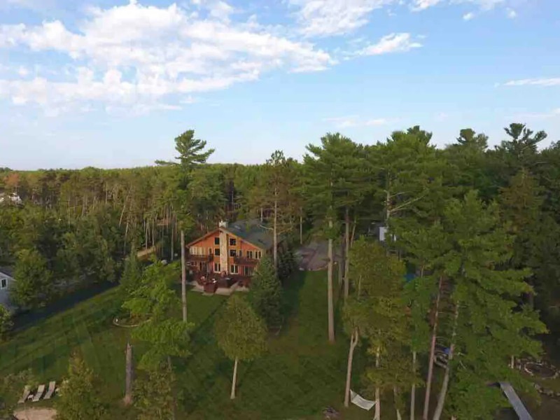 The Big Drake Cottage on Elk Lake, Williamsburg