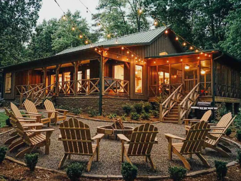 Country Cabin With City Luxury: Turkey Lake, Mississippi