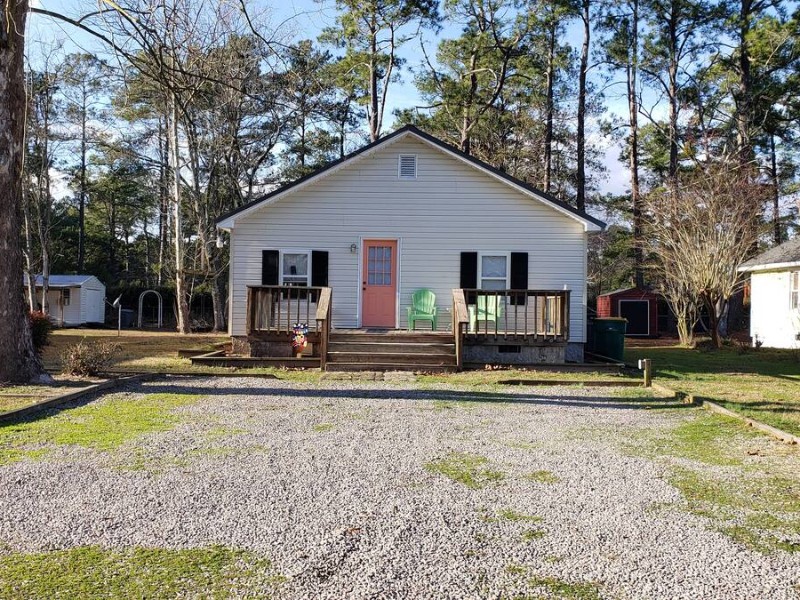 Front of Cozy Cottage at the Lake