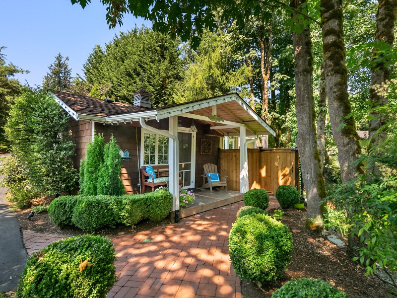 Creekside Cottage