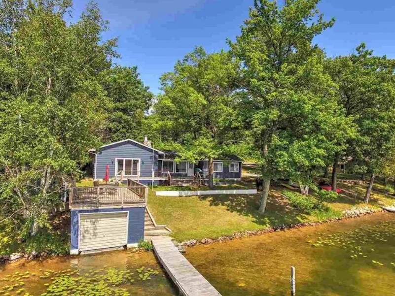 Clam Lake Cottage with Torch Lake Access