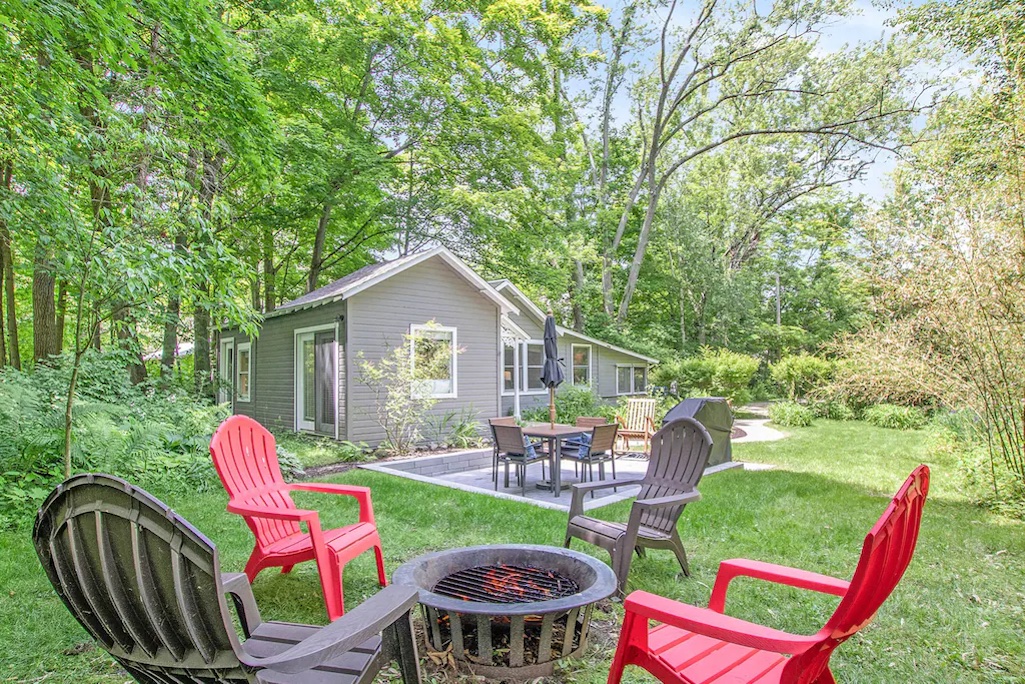 Dog-Friendly Cottage with Screened-In Porch