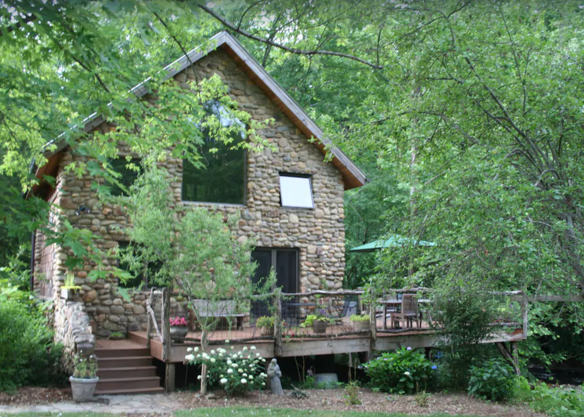 Stone Cottage Creekside
