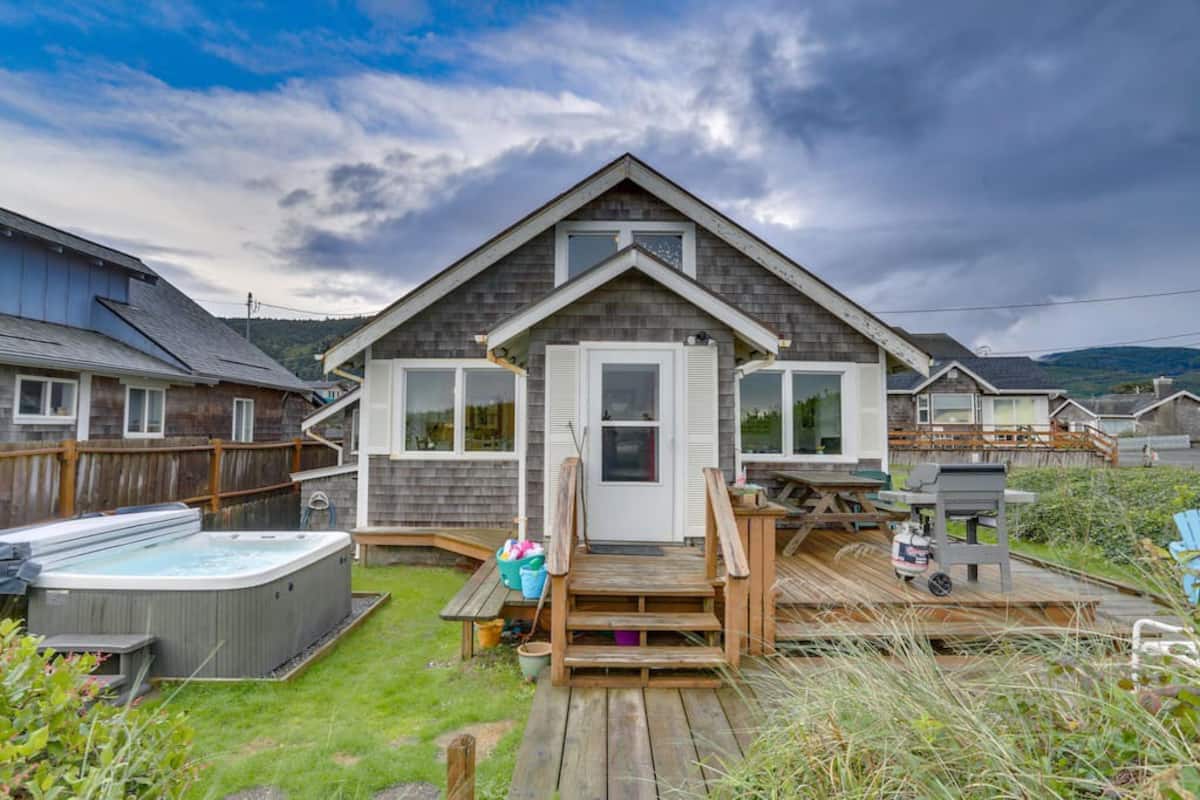 The Rising Tide Oceanfront Cottage
