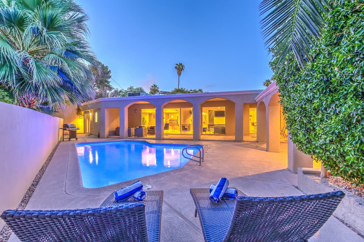 Vintage Vegas Estate 