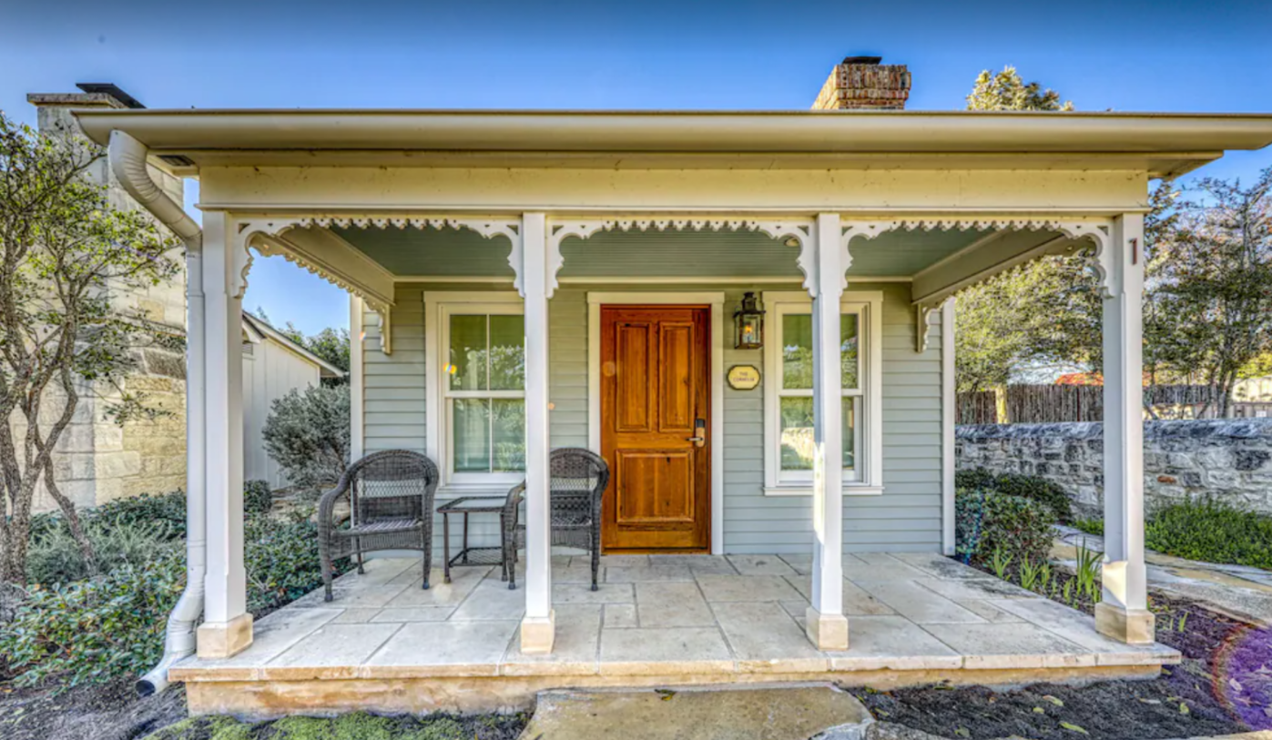Lovely Victorian Cottage Cabin