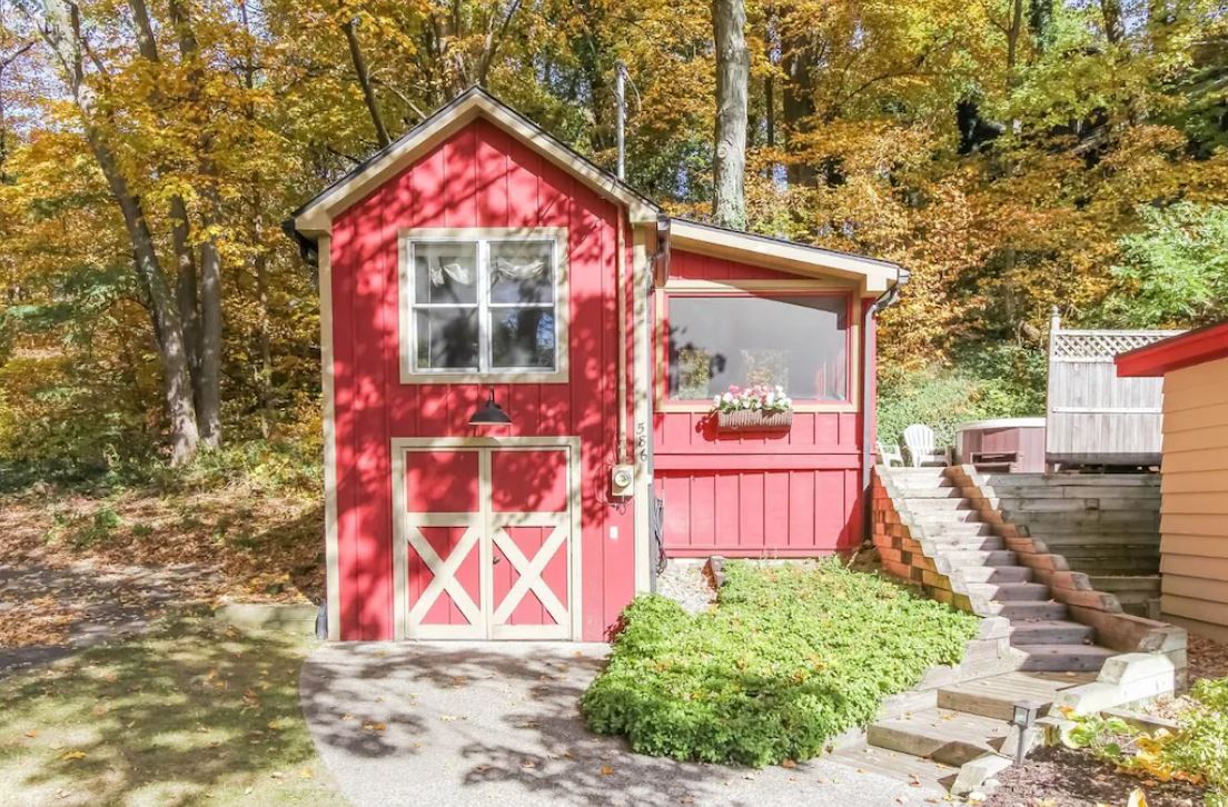 A unique little space for couples