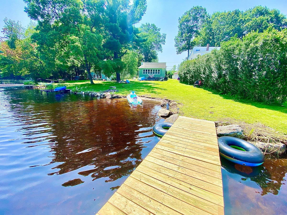 Waterfront Cottage Escape with a Wildlife Sanctuary