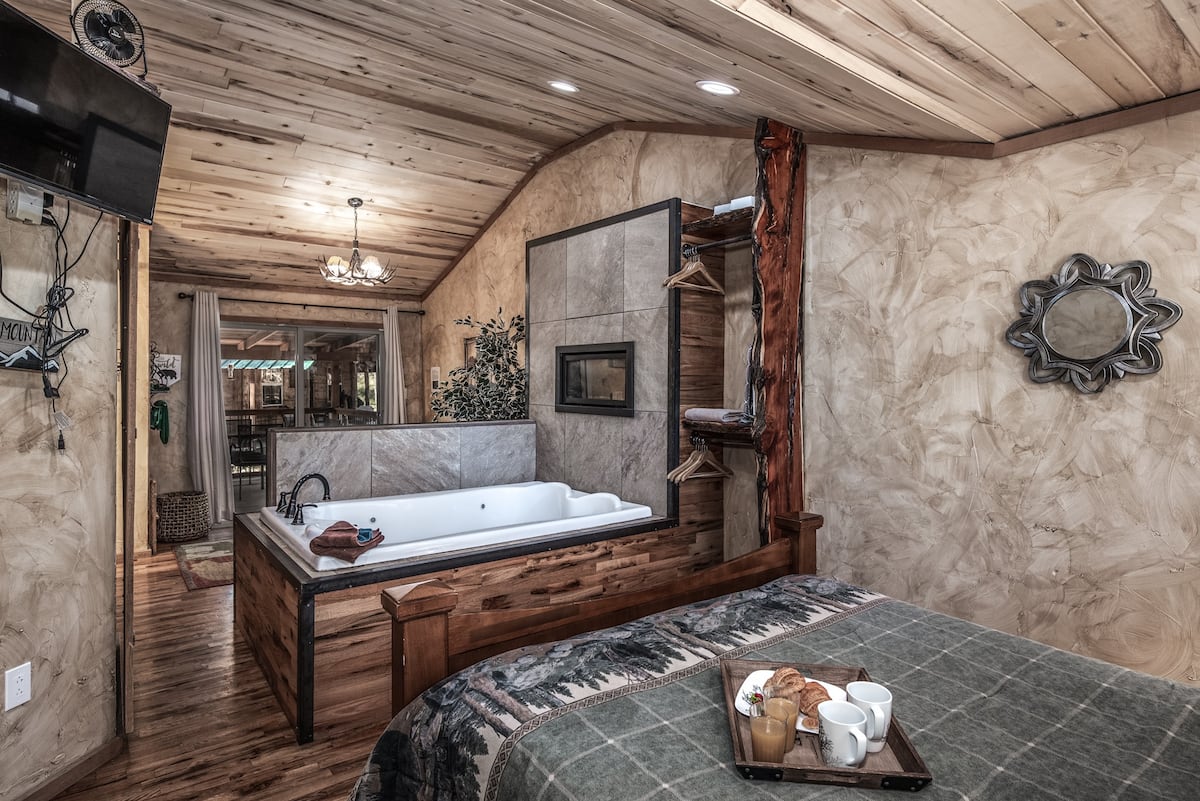 Bathroom with soaking tub in SneakAway in the Historic Upper Canyon
