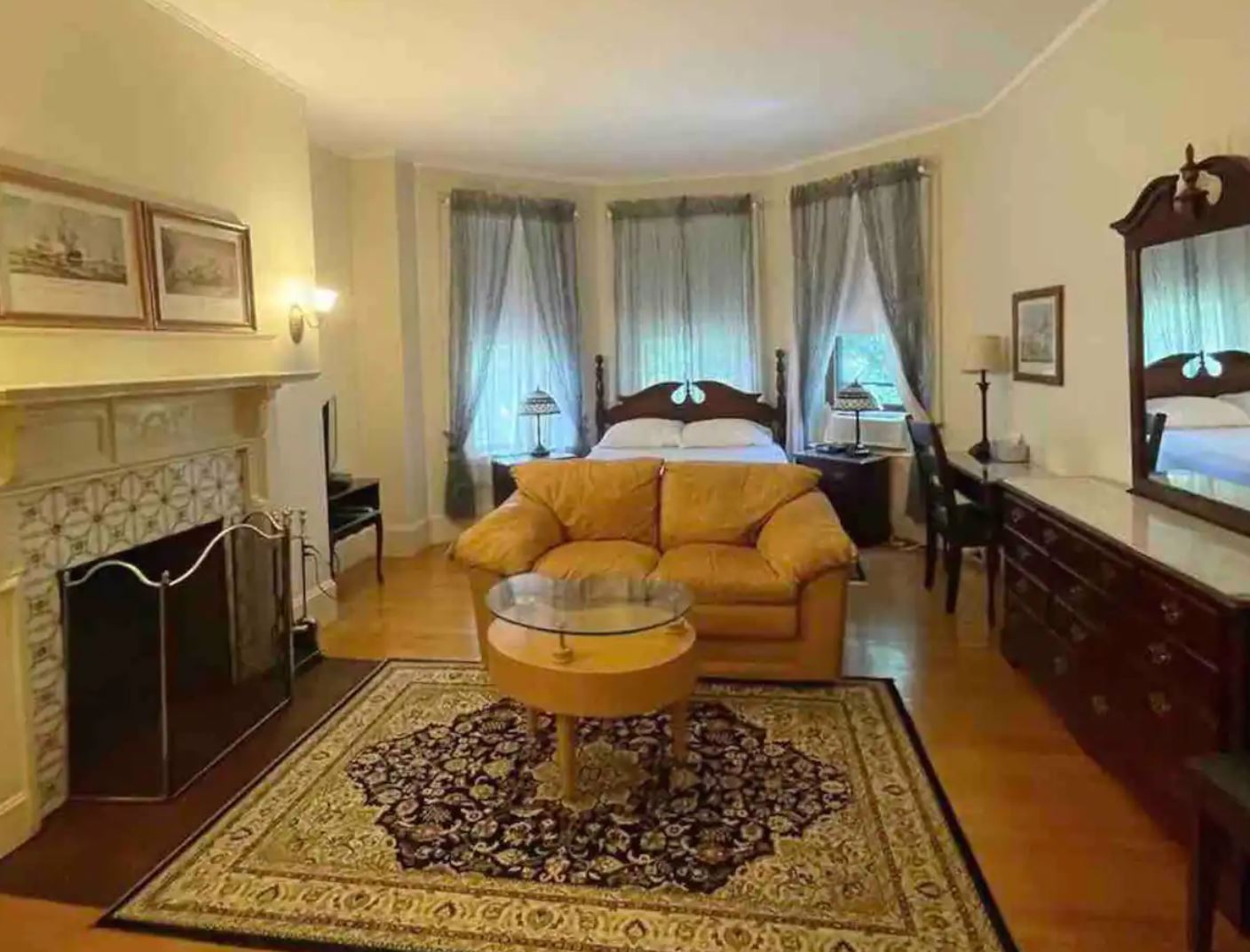 Fenway Vintage Brownstone BandB