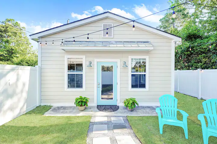 A cute space and convenient location