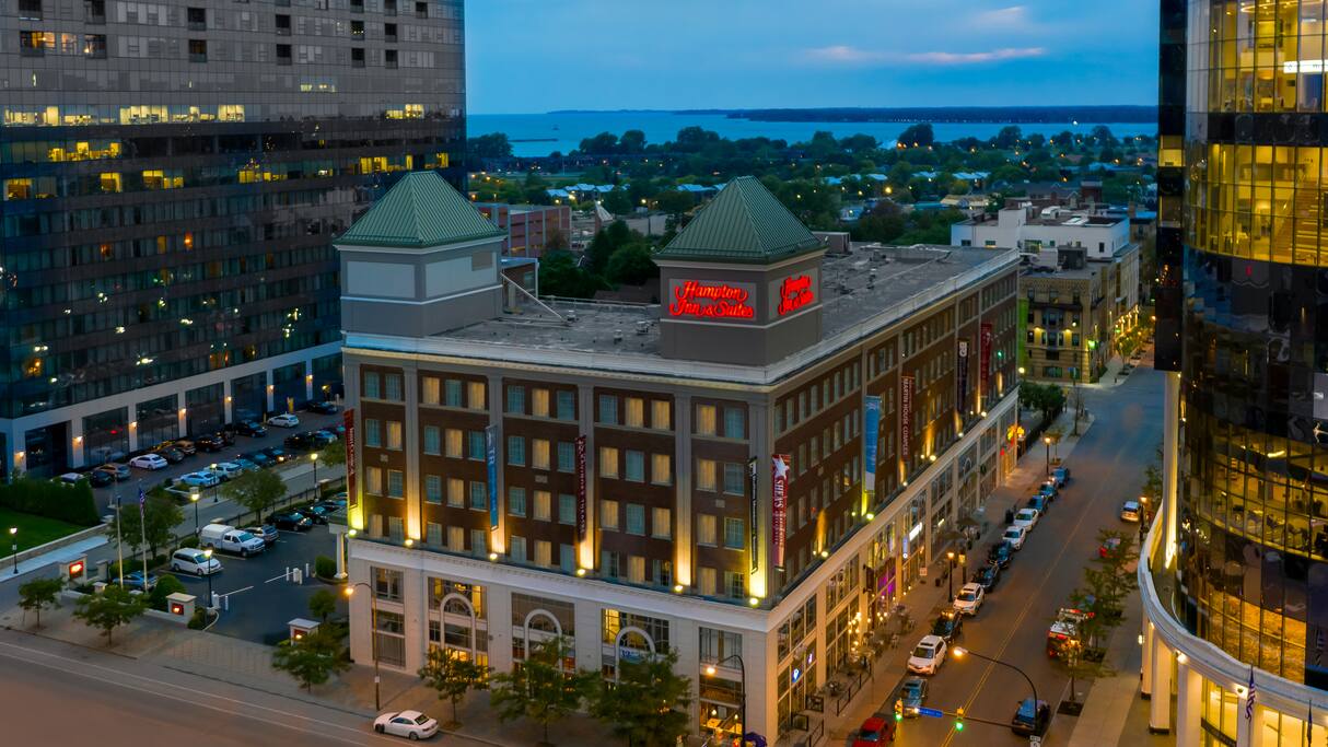 12 Best Hotels in Buffalo, New York Near Niagara Falls – Holidays
